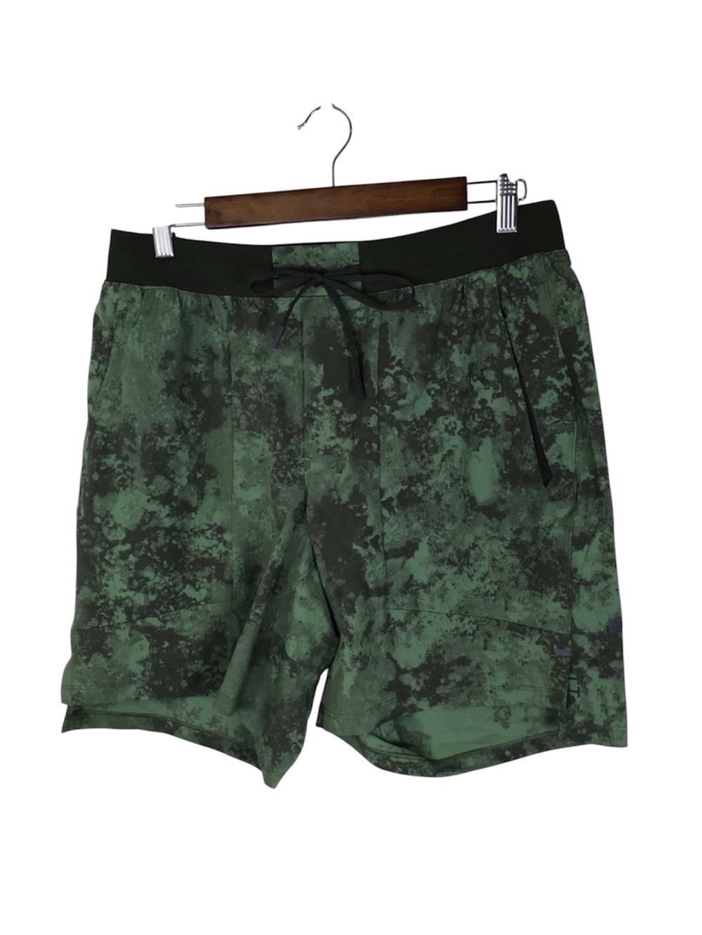 Lululemon License to Train Short 7" In Tactile Print Cedar Green Dark Olive.